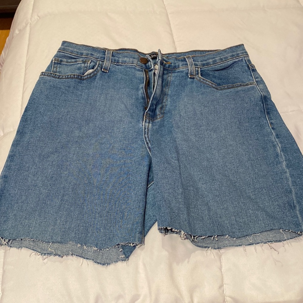 Fashion nova Jean shorts